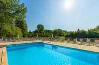 Swimming Pool Résidence Lagrange Vacances Les Bastides de Lascaux