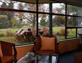 Lobby 2 Tussock Grove Boutique Hotel