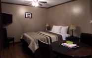 Bedroom 7 Riverside Motel
