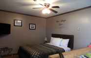 Bedroom 3 Riverside Motel