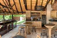 Bar, Cafe and Lounge Shumbalala Game Lodge