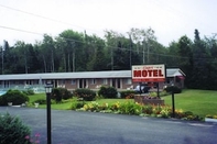 Exterior Capri Motel