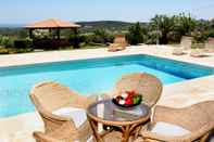 Swimming Pool Athina Luxury Villas