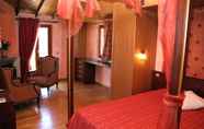 Phòng ngủ 6 Athina Luxury Villas