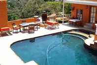 Swimming Pool Villa Valencia