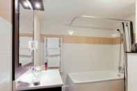 In-room Bathroom Aparthotel Adagio Access Marseille Saint-Charles