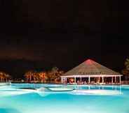 Swimming Pool 2 Club Esse Sunbeach