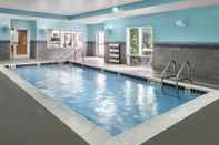 Swimming Pool SpringHill Suites by Marriott Long Island Brookhaven