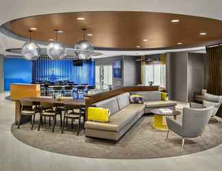 Lobi 2 SpringHill Suites by Marriott Long Island Brookhaven