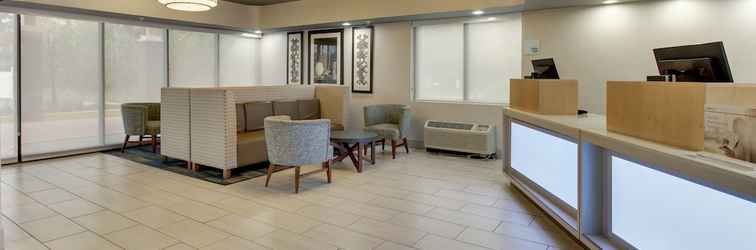 Lobby Holiday Inn Express Pittston - Scranton Airport, an IHG Hotel