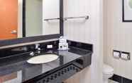 In-room Bathroom 6 Fairfield Inn & Suites by Marriott Pelham