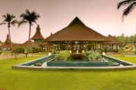 Kolam Renang The Lalit Resort And Spa Bekal
