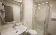 In-room Bathroom 4 Barbara Piran Beach hotel
