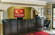 Lobi 6 Econo Lodge Perry