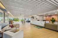 Lobby Quality Suites Pioneer Sands