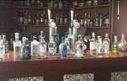 Quầy bar, cafe và phòng lounge 6 Tiree Lodge Hotel Isle Of Tiree Scotland