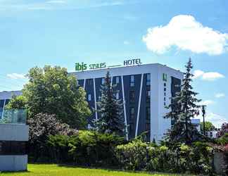 Bên ngoài 2 ibis Styles Warszawa West