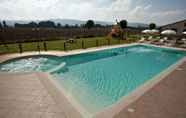 Swimming Pool 3 Agriturismo Le Rondini di Francesco di Assisi