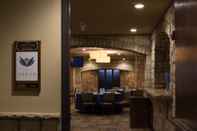 Functional Hall The Oread Lawrence, Tapestry Collection by Hilton