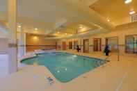 Kolam Renang Country Inn & Suites by Radisson, Columbia at Harbison, SC