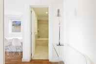 In-room Bathroom Hello Lisbon Bairro Alto Apartments