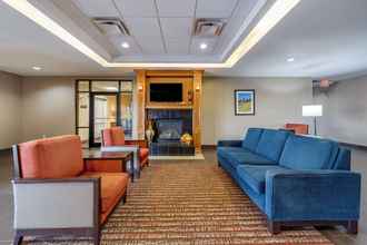 Lobby 4 Comfort Inn & Suites Shawnee North near I-40