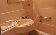 Toilet Kamar 7 Green Hill Hotel Kobe