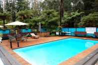 สระว่ายน้ำ Woodlands Motel & Conference Venue