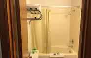 Toilet Kamar 6 Budget Lodge Inn Abilene