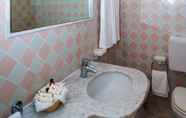 In-room Bathroom 5 Hotel Villa Ottone