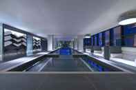 Swimming Pool Sheraton Melbourne Hotel