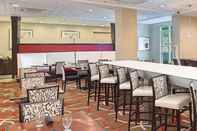 Bar, Kafe, dan Lounge Doubletree by Hilton Chattanooga Hamilton Place