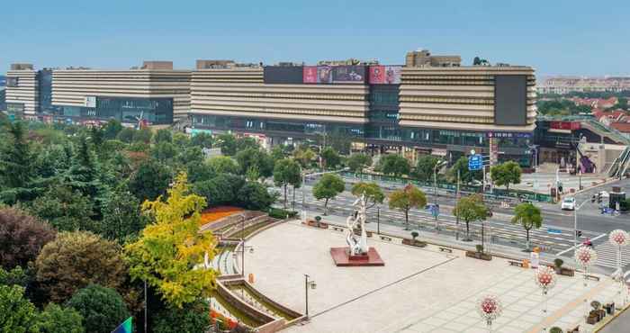 Nearby View and Attractions Holiday Inn Express Shanghai New Hongqiao, an IHG Hotel