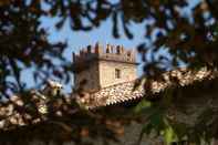 ภายนอกอาคาร Castello di Razzano, The Originals Relais (Relais du Silence)