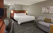 Bedroom 2 Courtyard by Marriott Kingston Highway 401/Division Street