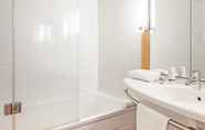 Toilet Kamar 2 ibis Barcelona Ripollet