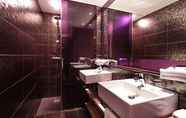 In-room Bathroom 3 Citiz Hotel