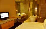 In-room Bathroom 3 Royal Tulip Luxury Hotels Carat - Guangzhou