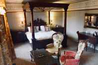Bedroom Royal Oak Hotel