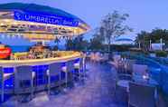 Bar, Kafe dan Lounge 4 The Grand Blue Sky International