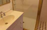 In-room Bathroom 6 Metropole Katoomba