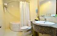 In-room Bathroom 3 Hoang Phu Gia