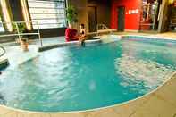 Swimming Pool Grand Times Hotel Sherbrooke