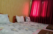 Kamar Tidur 6 Regis Hotel