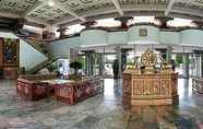 Lobby 2 New Century Lhasa Hotel