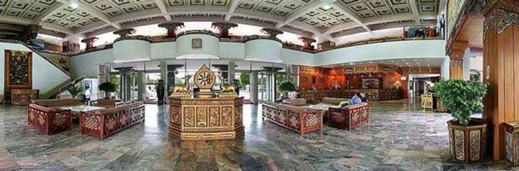 Lobby New Century Lhasa Hotel