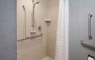 Toilet Kamar 5 Hyatt Place Pittsburgh-North Shore