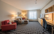 Common Space 6 TownePlace Suites by Marriott Orem