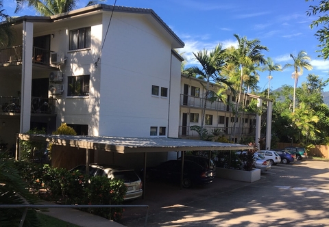 Exterior Palms at Trinity