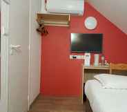 Kamar Tidur 5 Comfort Hotel Etampes